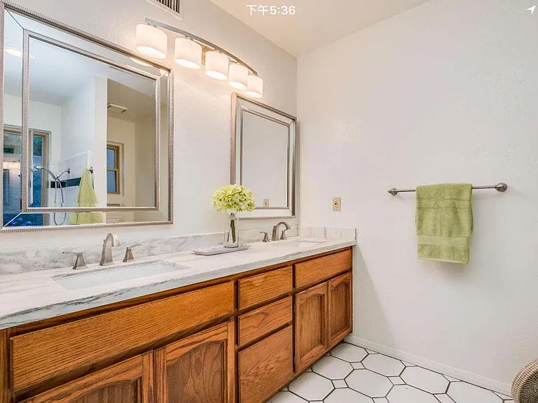Master bedroom bathroom