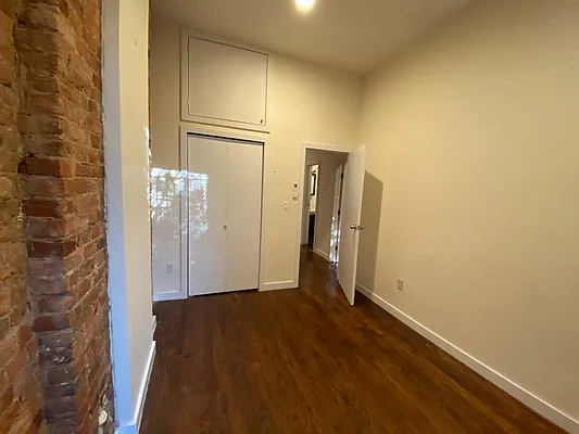 Rented by NY Living Solutions | media 11