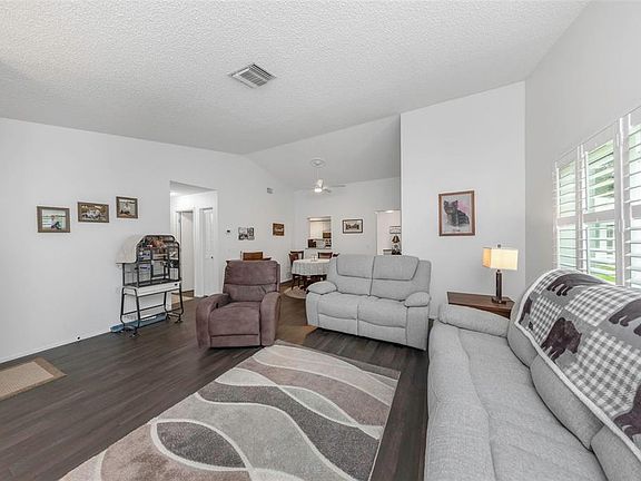 3rd image of 4866 ENFIELD COURT