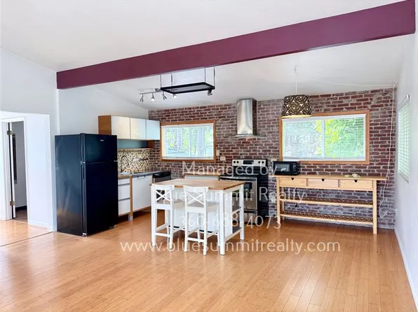 822 N 6th Ave SW, Olympia, WA 98512