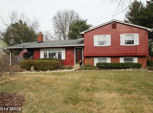 5504 Helmsdale Ln, Alexandria, VA 22315