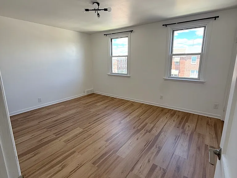 6805 Oakland St — Photo 14