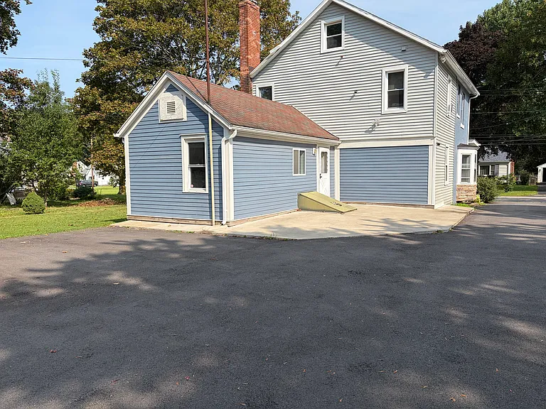 553 Britton Rd #LOWER — Photo 11