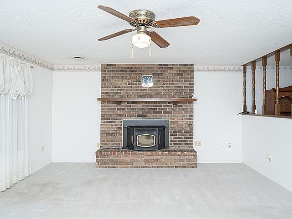 5th image of 907 N Westridge Dr