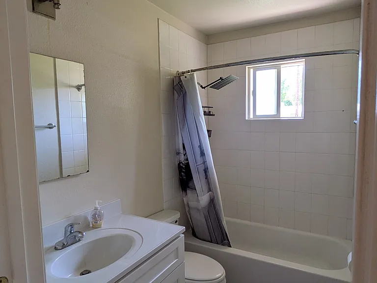 2118 Huron Dr — Photo 3
