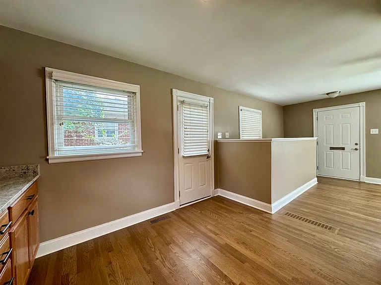 2564 Millbrook Dr — Photo 3