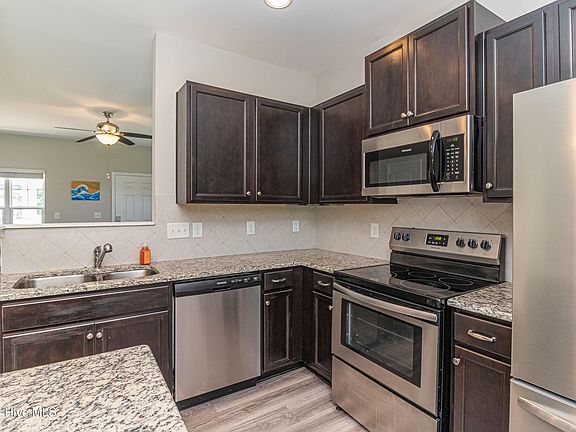 5th image of 222 Timberline Oak Drive