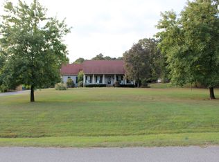 196 Jerri Ann Dr, Lexington, TN 38351