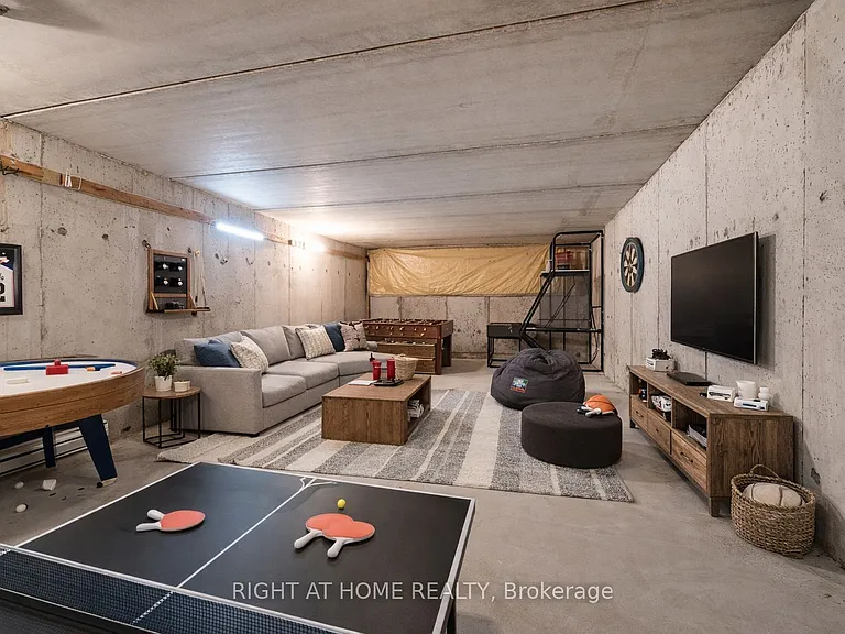 99 Brant St #6 — Photo 28