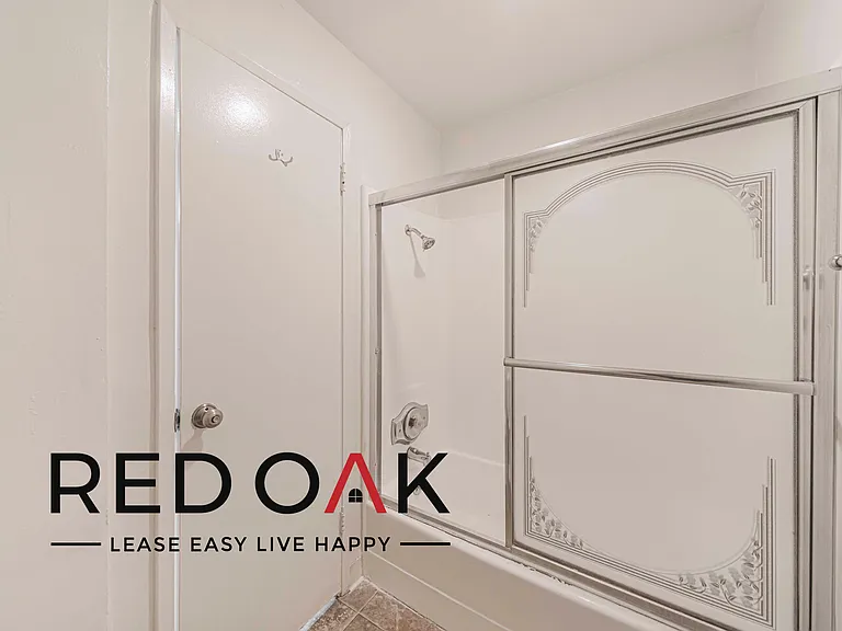 5204 Yarmouth Avenue — Photo 12