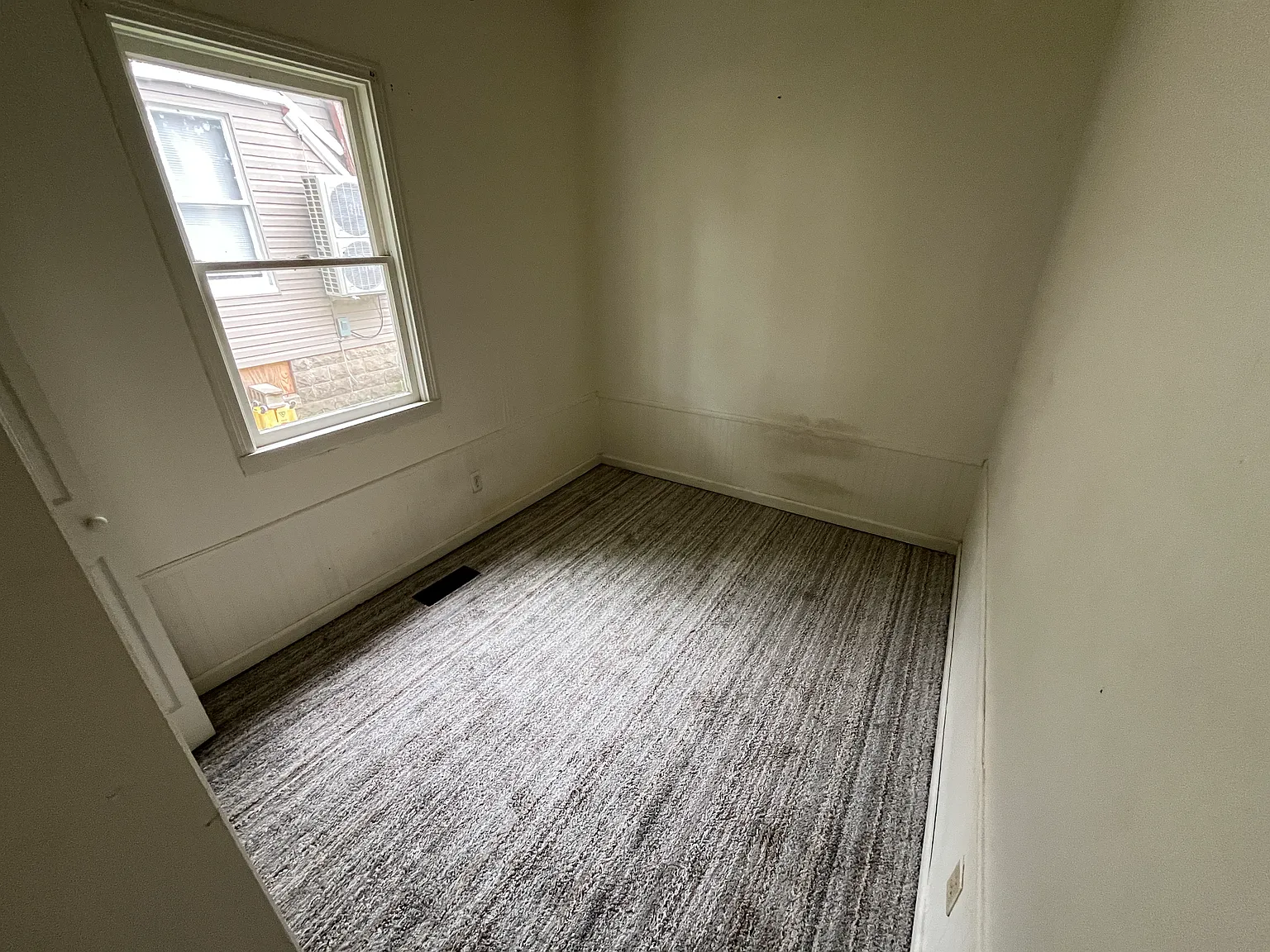 2 bed, 1250 sqft, $975 — Photo 2