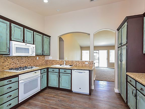 4th image of 1302 Healing Waters Ln