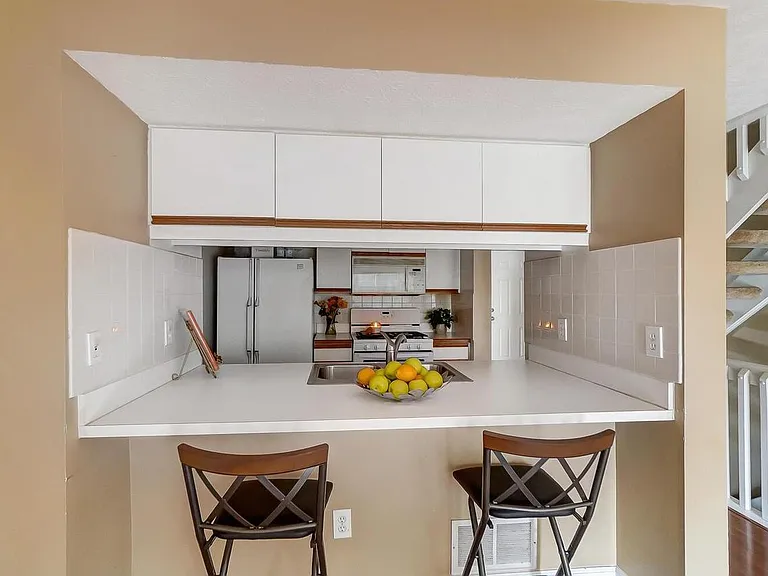 5713 Mango Ln — Photo 6