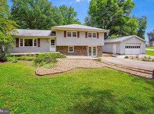 1 Hidden Lake Dr, Stafford, VA 22556