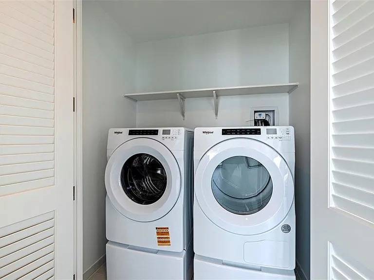 400 Central Ave #3906 — Photo 34