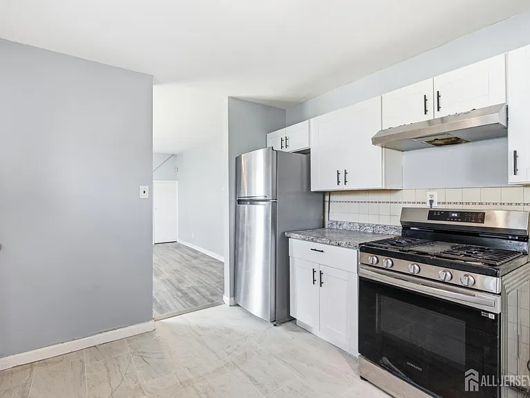 115 N Main St — Photo 7