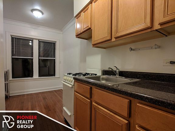 3rd image of 4648 N Paulina St #206