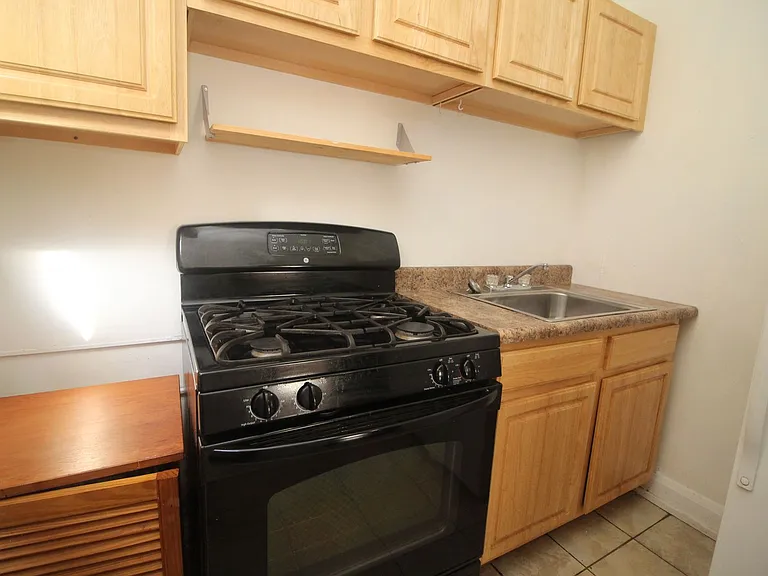 808 Cathedral St — Photo 8