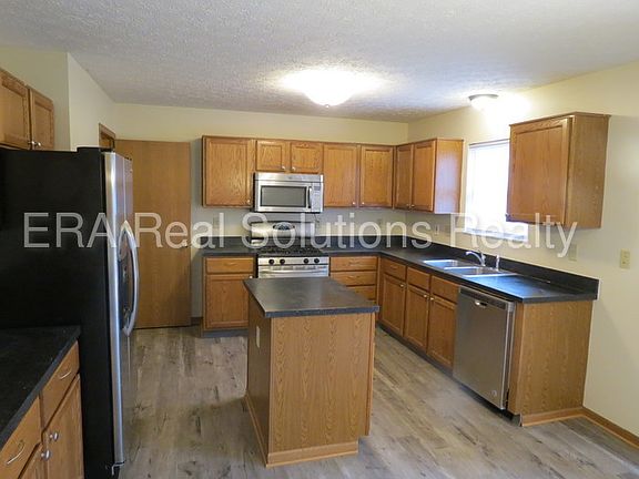 5th image of 771 Bledsoe Dr