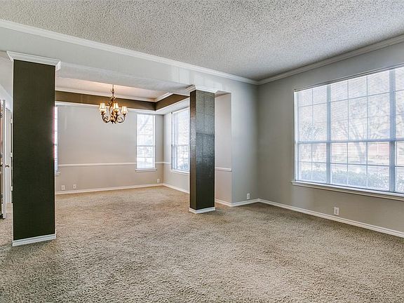 2nd image of 137 Hartford Cir