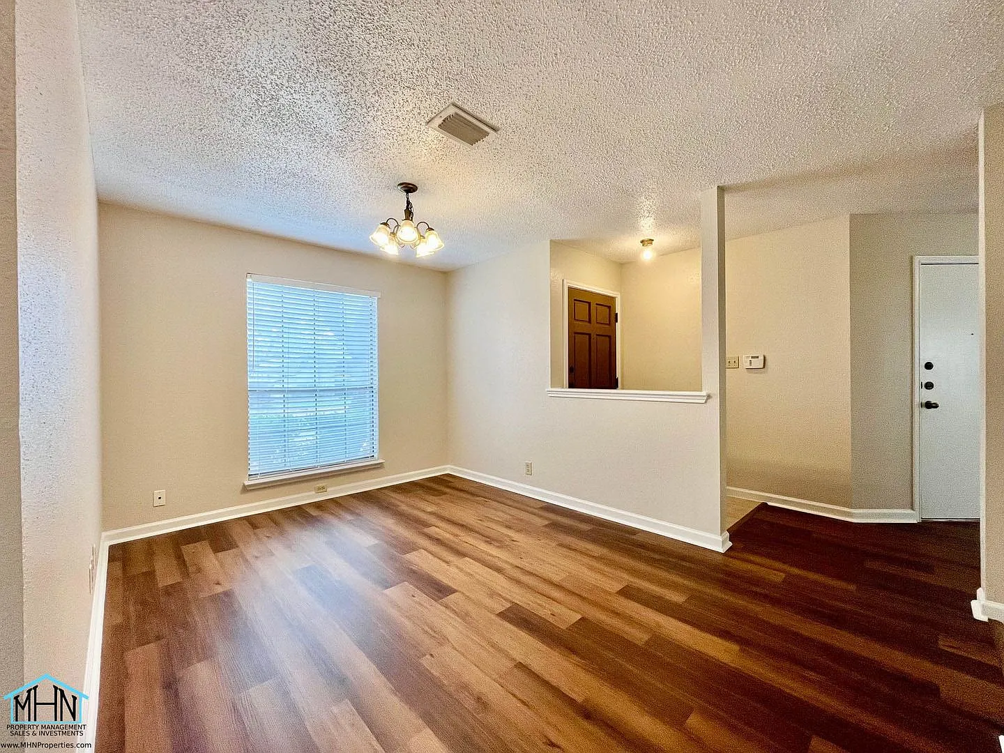 Charming 3-bedroom, 2-bath home near SeaWorld and Lackland AFB! — Photo 4
