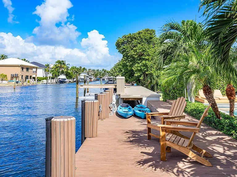 Enjoy the beauty of the canal right outside your door.