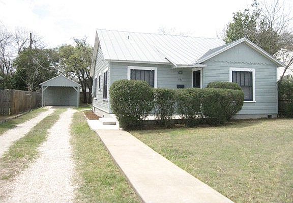 2nd image of 937 Golf Ave