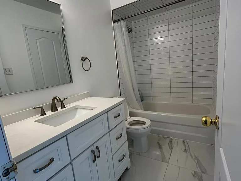 54 Henderson Cres — Photo 10