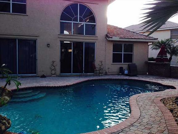 4th image of 18501 NW 14th St