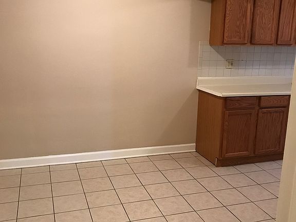 5th image of 2119 Euclid Ave APT 4
