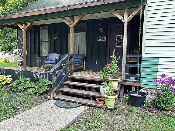 2nd image of 4298 Division St