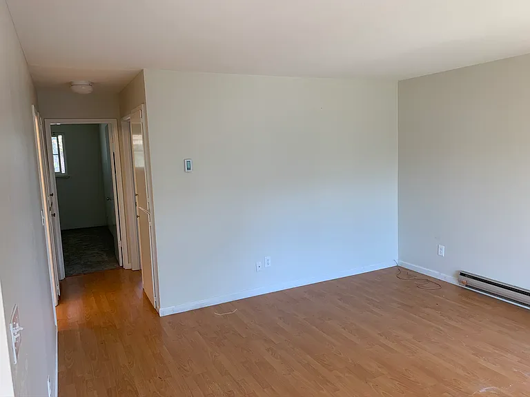 Redwood Apartments — Photo 19