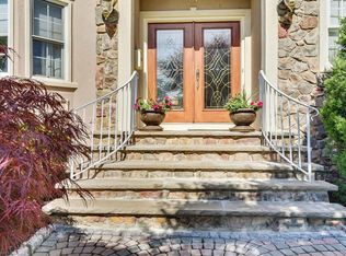 61 Columbia Ave, Colonia, NJ 07067