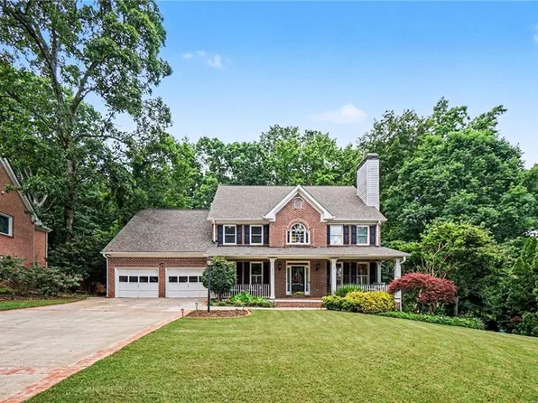 649 Goldenwood Ct, Powder Springs, GA 30127