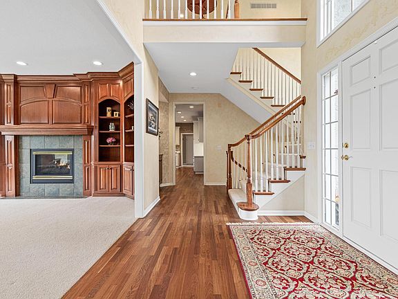 2nd image of 6105 Wood Hill Ln