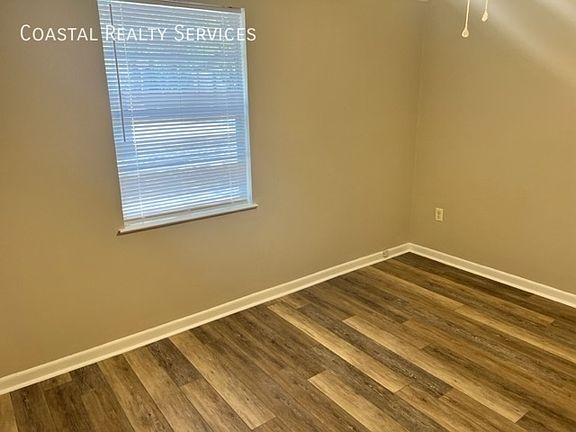 3rd image of 947 Don Dr #G