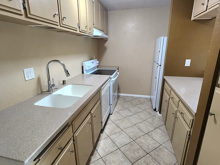 5700 Baltimore Dr #59 — Photo 7