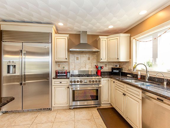 5th image of 1316 Parkview Dr