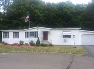 15 Parkwood Dr, West Springfield, MA 01089