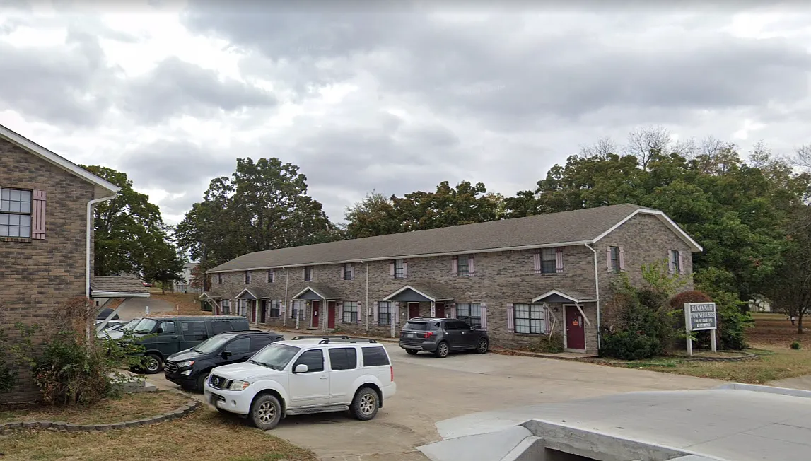 Savannah Townhouses — Photo 2