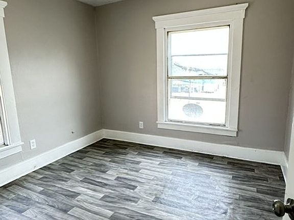 5th image of 1257 E Erie Ave