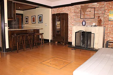 Rented by Rapid Realty Williamsburg