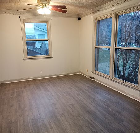 4th image of 624 Brook Dr