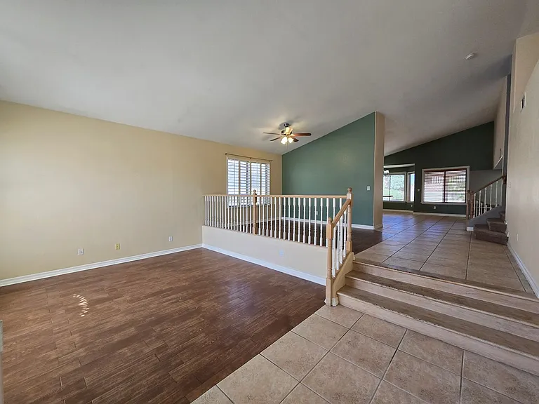 8244 W Gilmore Ave — Photo 3