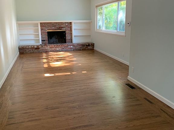 4th image of 2161 Youngs Ct