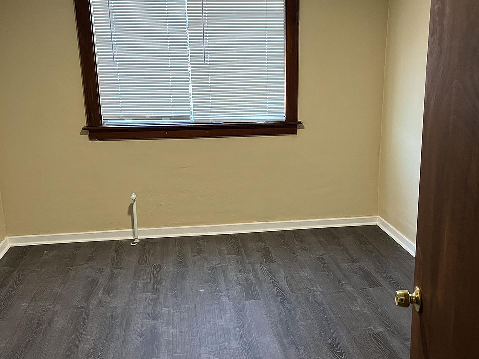2nd image of 2870 S 12th St #3