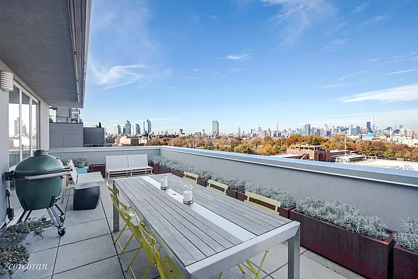 Sold by Corcoran | media 21