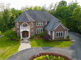 4546 Forest Edge Ln, West Bloomfield, MI 48323