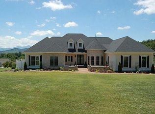 5 Willow Bend Dr, Candler, NC 28715