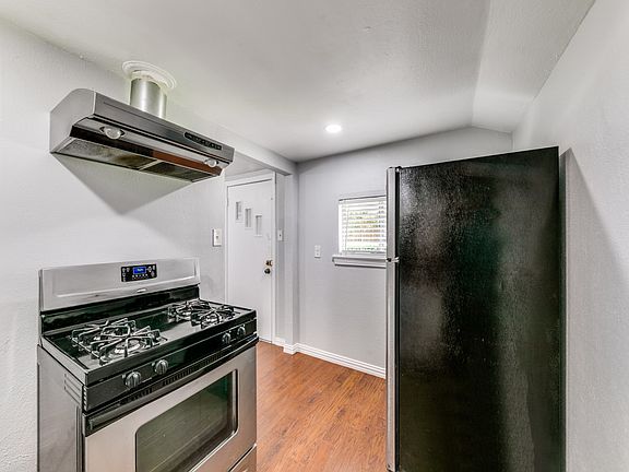3rd image of 5219 Denton Dr